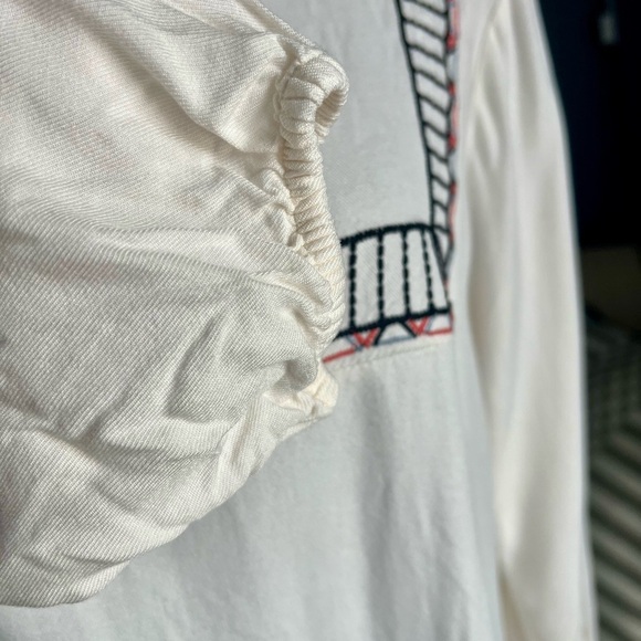 OLD NAVY - EMBROIDERED TOP -  SIZE L - Picture 3 of 6